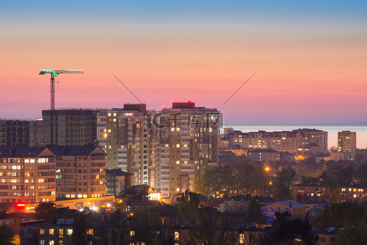 俄罗斯阿纳帕市睡眠区的日落景观