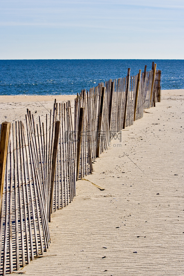 海滩上的栅栏