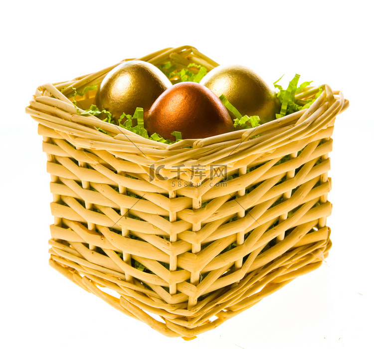 带金蛋的复活节篮子