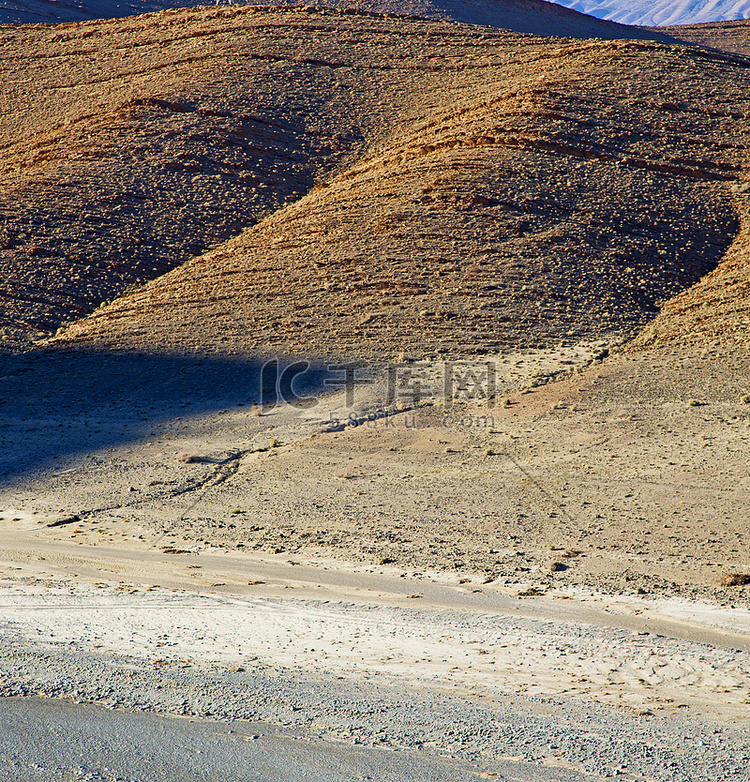 在非洲摩洛哥阿特拉斯山谷干燥的