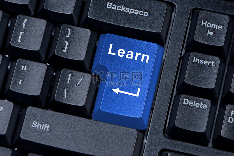 按钮学习计算机键盘的教育概念。