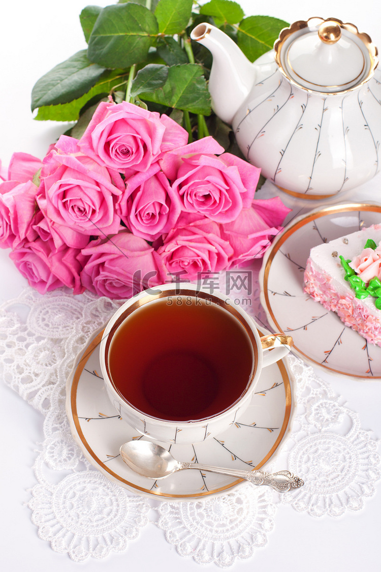 一杯茶和玫瑰