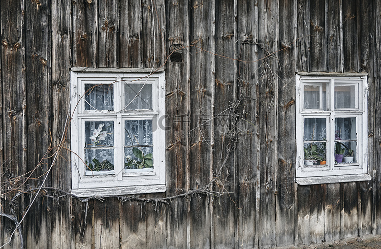 窗户木房子