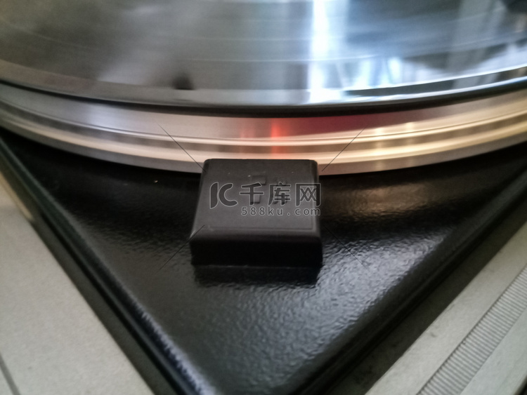 控制黑胶唱片速度的频闪效果。