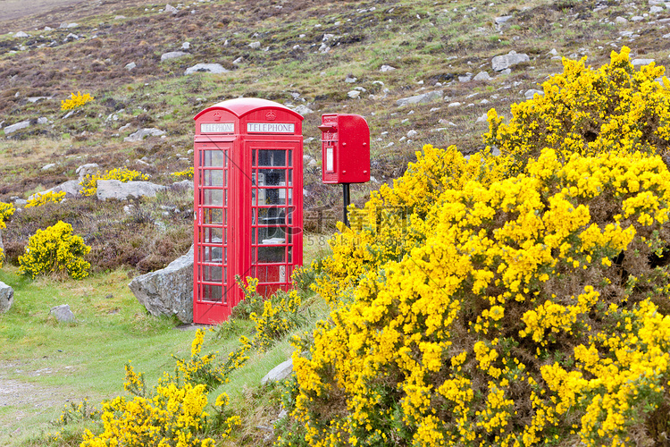 苏格兰莱德附近的电话亭和信箱