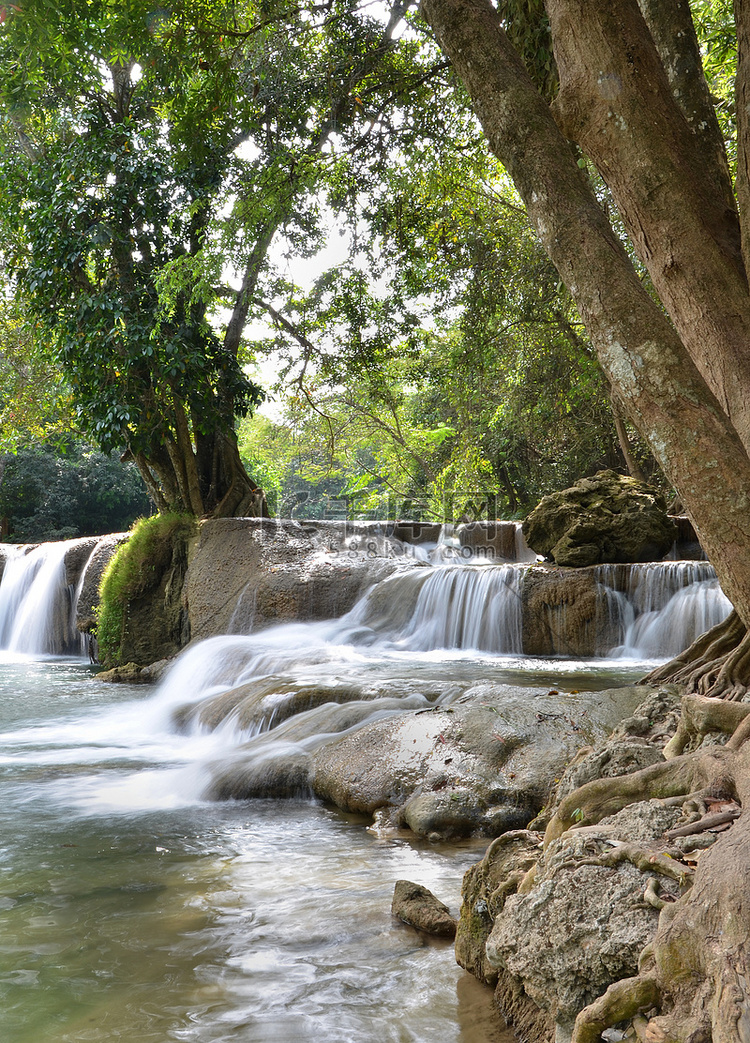 Jed Sao Noi 瀑布，北标府，泰国