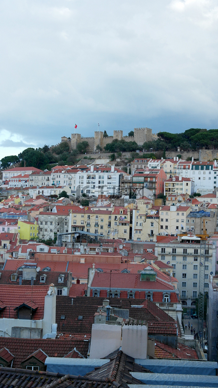 俯瞰葡萄牙首都里斯本