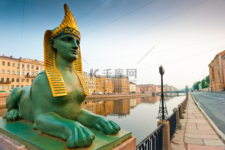 埃及狮身人面像和涅瓦河堤防在圣