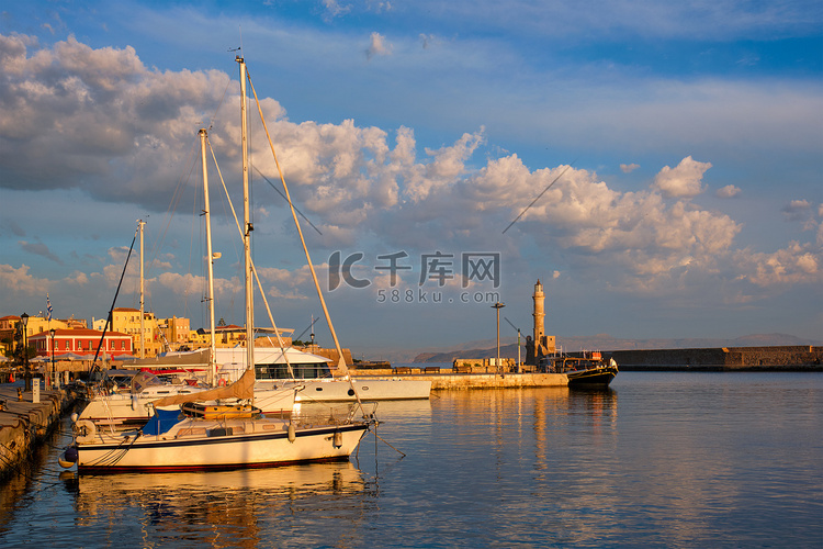 克里特岛干尼亚风景如画的老港口