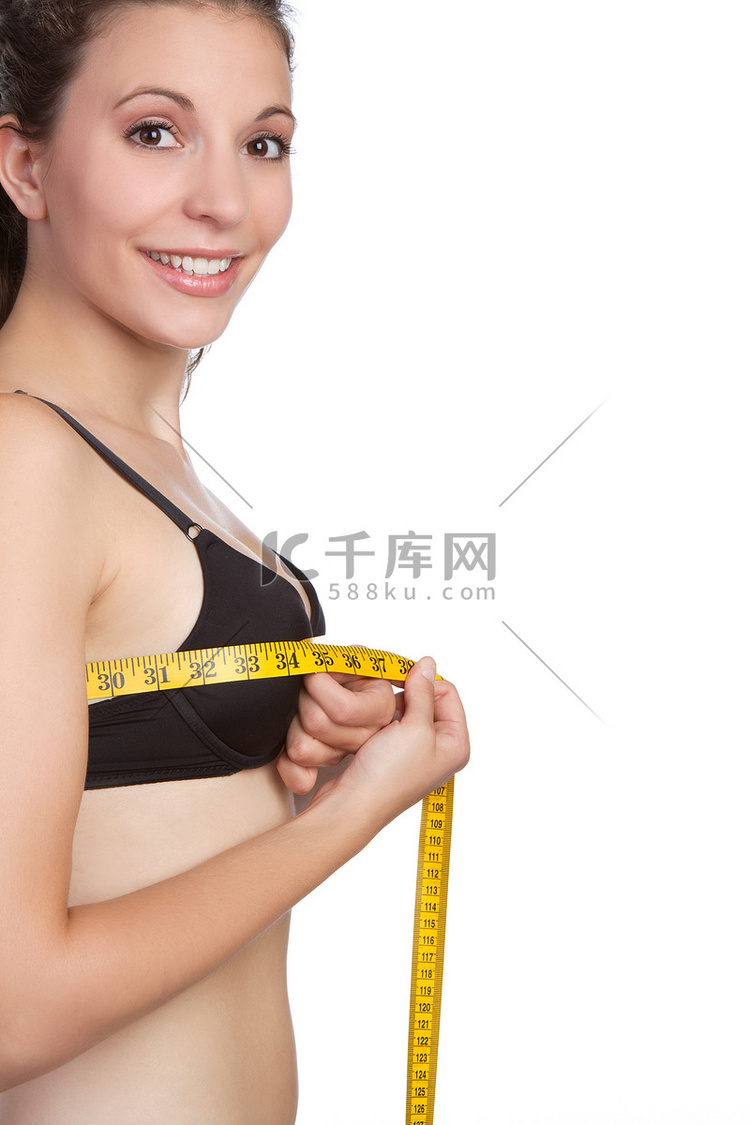 测量胸围的女人