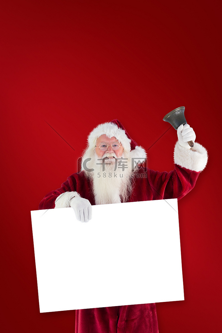圣诞老人的复合形象举着牌子，摇