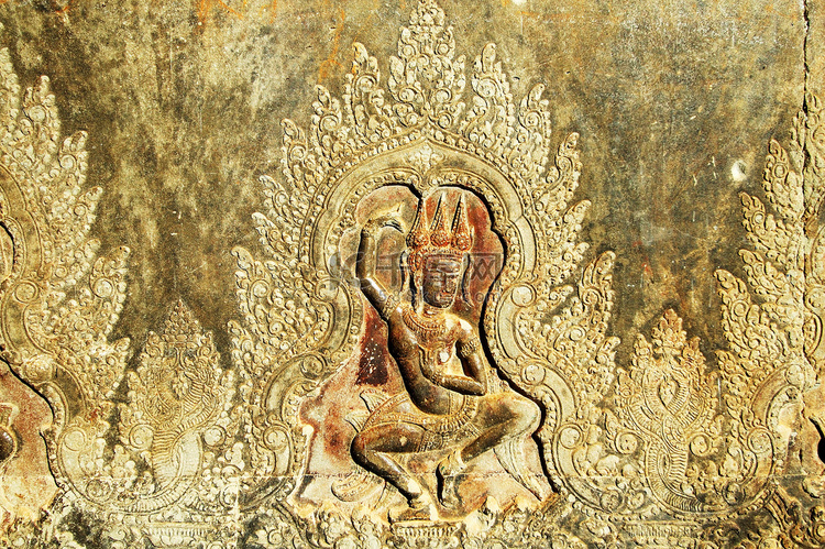 柬埔寨吴哥窟走廊的雕刻墙