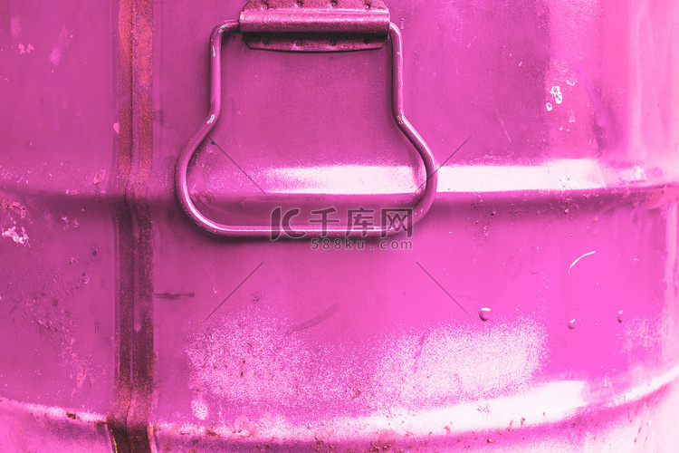 粉色罐头