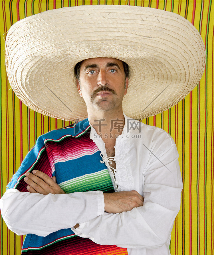 墨西哥小胡子男人阔边帽肖像衬衫