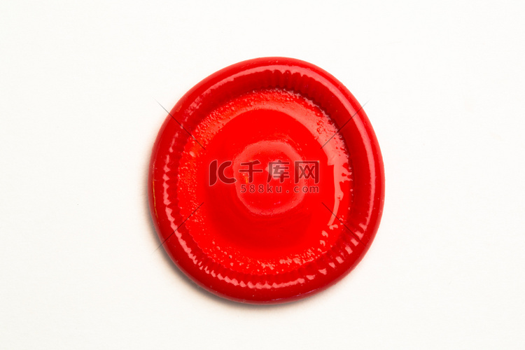 红色避孕套