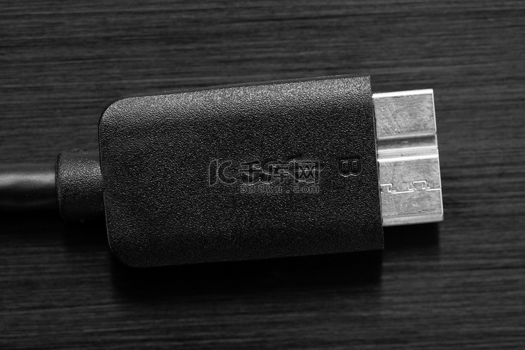 USB SS 电缆尖端特写