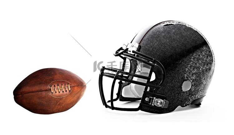橄榄球头盔和皮革足球