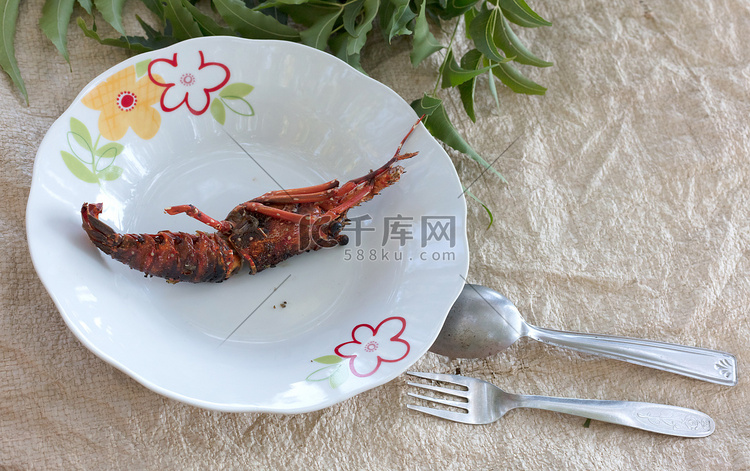 红龙虾，海滩午餐