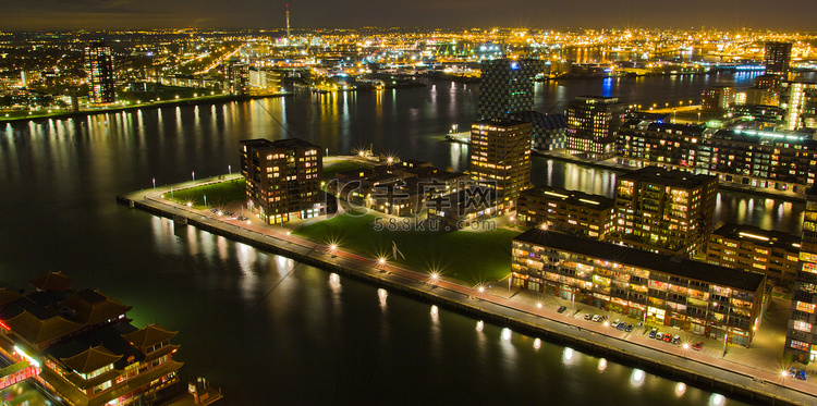 工业鹿特丹在晚上