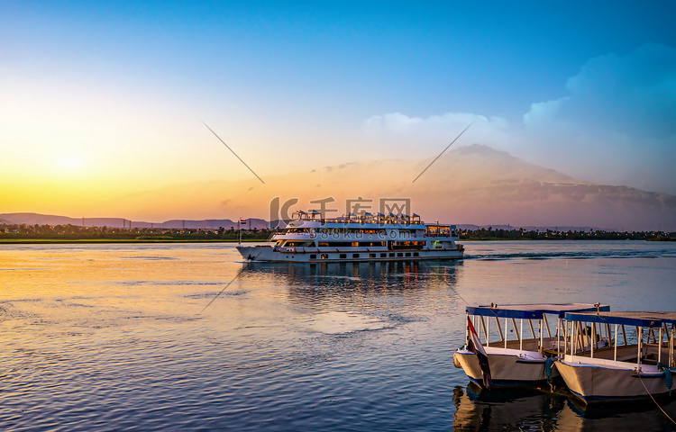 尼罗河和船
