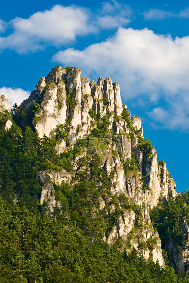 苏洛夫岩石的美丽景色。