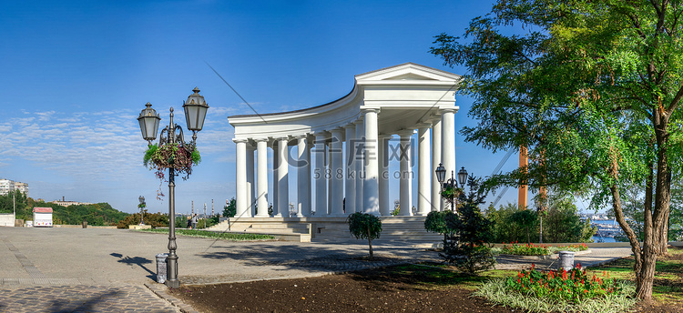 乌克兰敖德萨修复后的柱廊