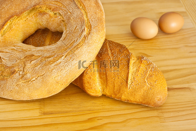 面包和鸡蛋
