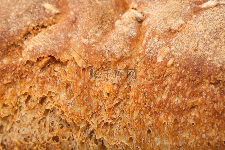 传统烤制的面包条。