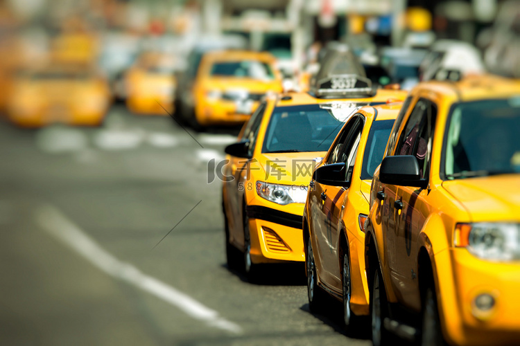 黄色出租车在美国纽约州纽约时代