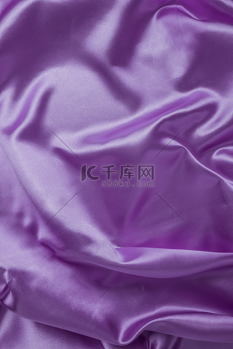 光滑优雅的紫色丝绸可以用作婚礼