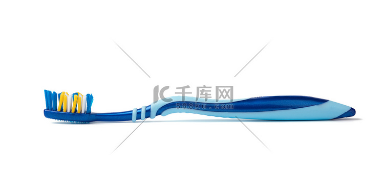 清洁口腔的蓝色塑料牙刷