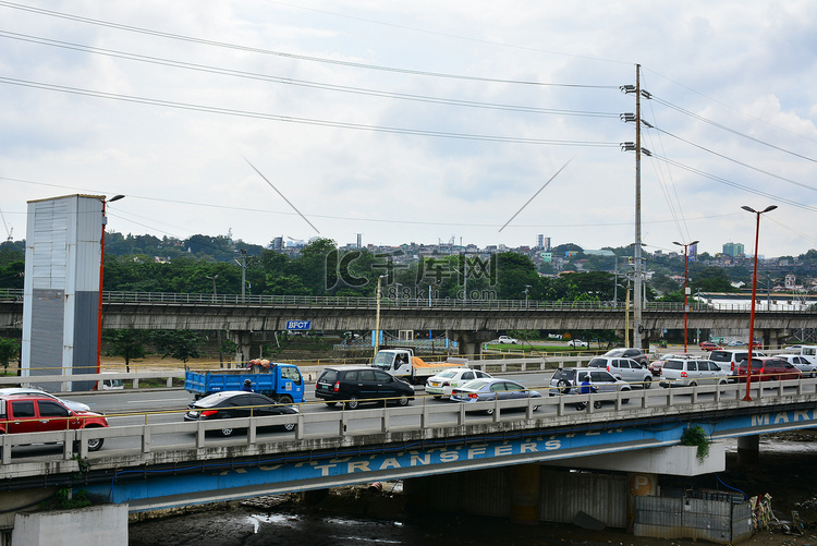 马科斯高速公路和桥梁在马里基纳