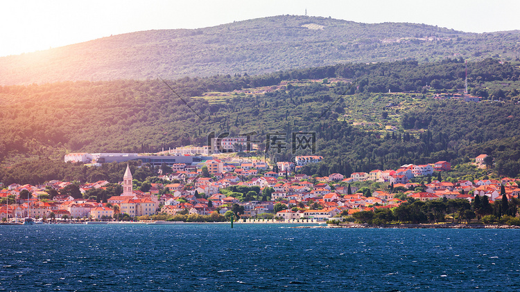 克罗地亚布拉奇岛的苏佩塔尔市。