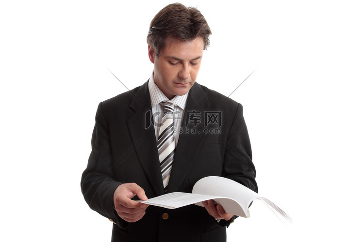商人阅读报告或文件