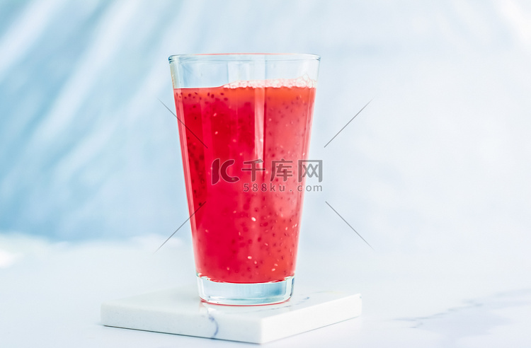 玻璃浆果果汁、用于饮食排毒饮料