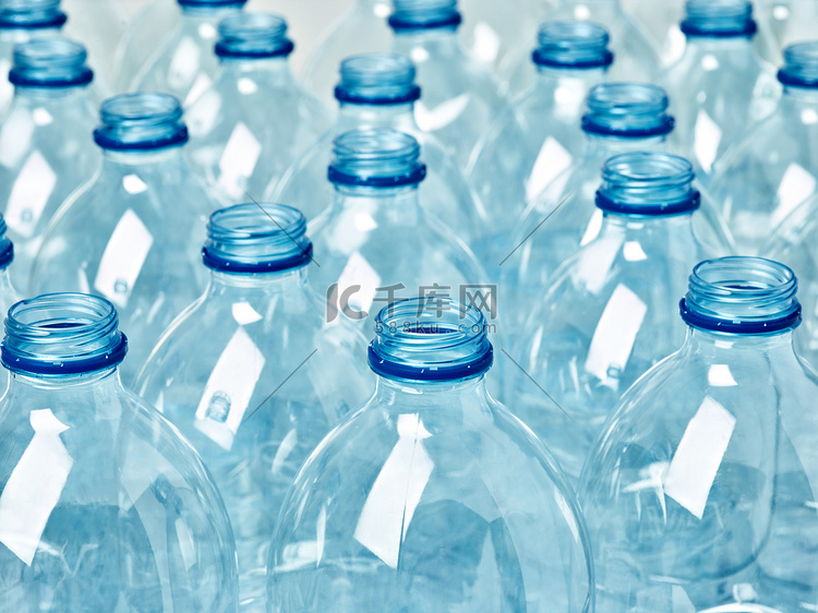 塑料瓶空透明回收容器水环境饮料