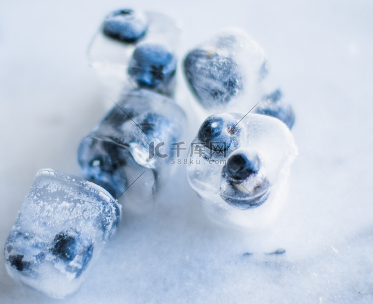 蓝莓冰-新鲜水果和健康饮食风格