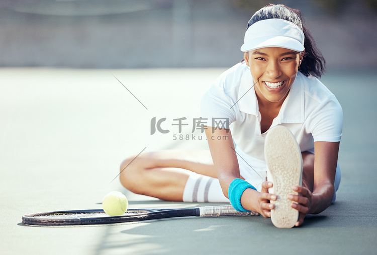 网球、锻炼和健身，一位女运动员