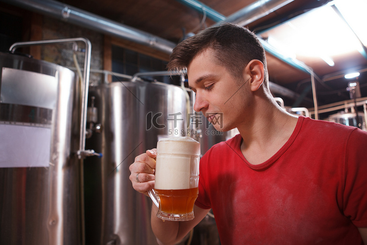 专业酿酒师酿造精酿啤酒