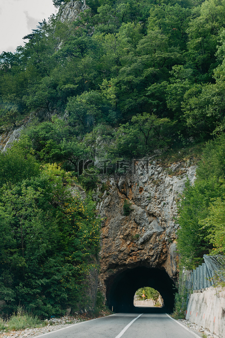 山中空路线和小隧道