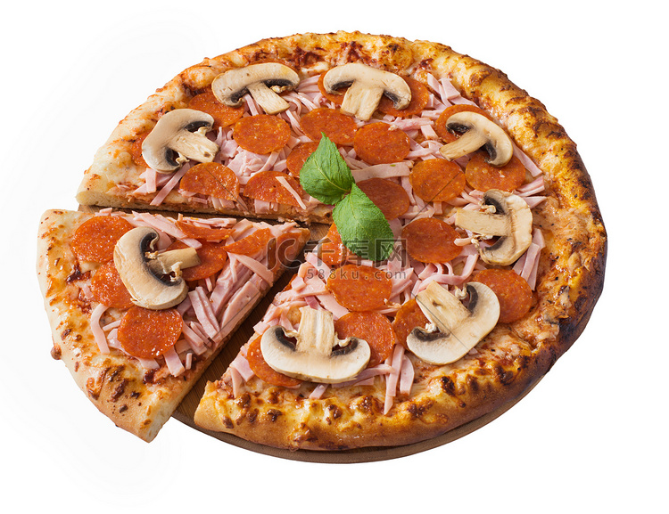 美味的披萨，配有隔离的意大利辣