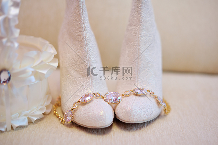 白色婚礼新娘鞋