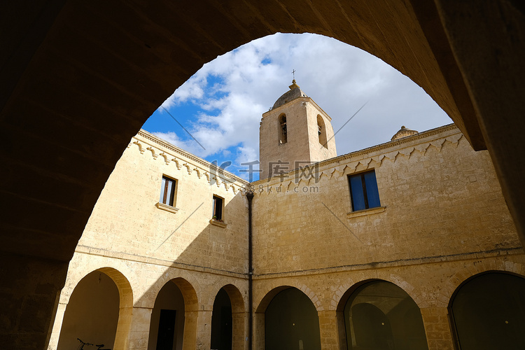 马泰拉的圣阿戈斯蒂诺修道院。