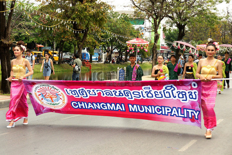 2013年清迈花卉节泰国民众游行