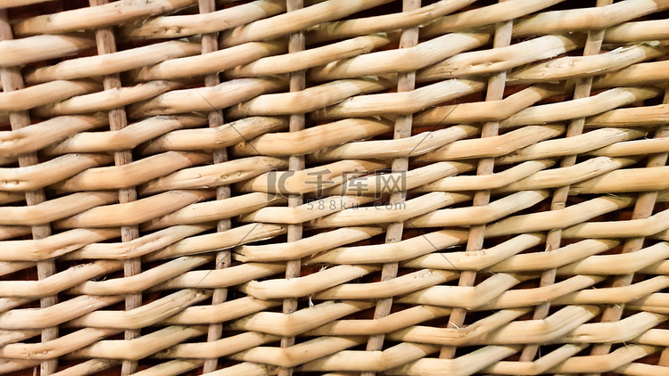传统工艺编织。