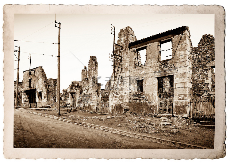 被轰炸摧毁的房屋废墟