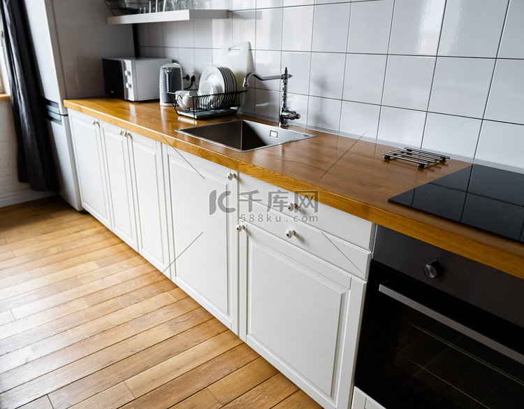 电器和家具：现代斯堪的纳维亚厨