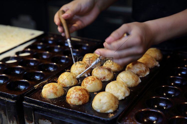 日本料理章鱼烧的烹饪过程