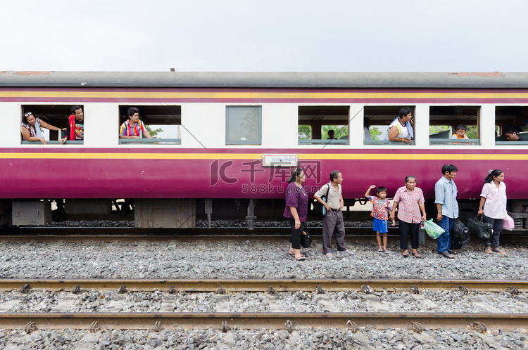 被困的火车乘客，大城府，泰国