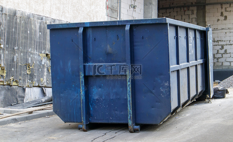 金属耐用蓝色工业垃圾桶，用于建